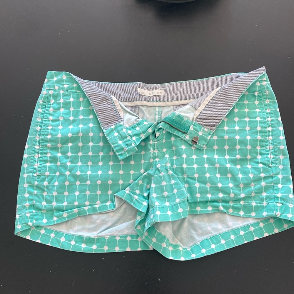 Women’s shorts by hinge